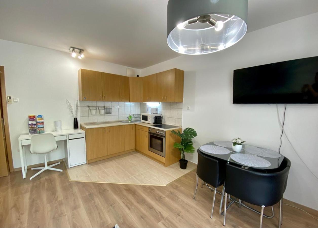 Orangehomes One Bedroom Design Apartment Budapeste Exterior foto